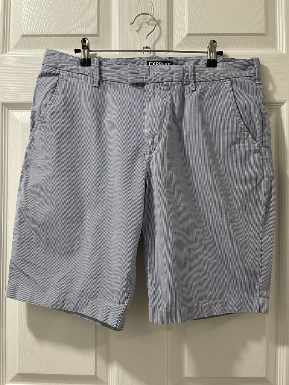 Express Men's Light Blue Seersucker Flat Front Shorts